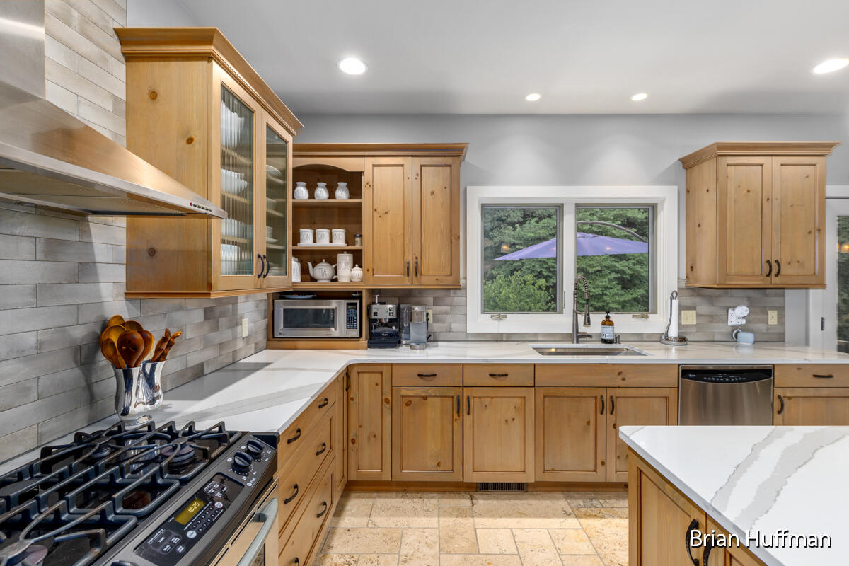 4995 W Village Trail SE