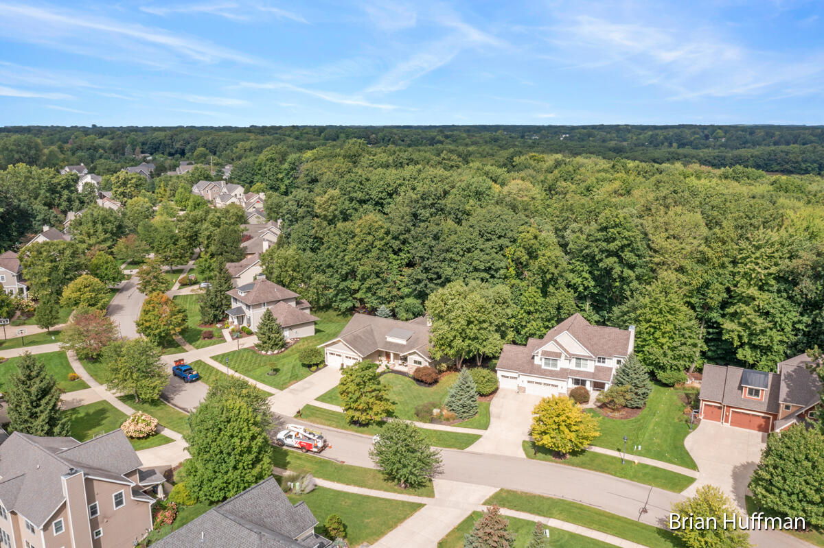 4995 W Village Trail SE