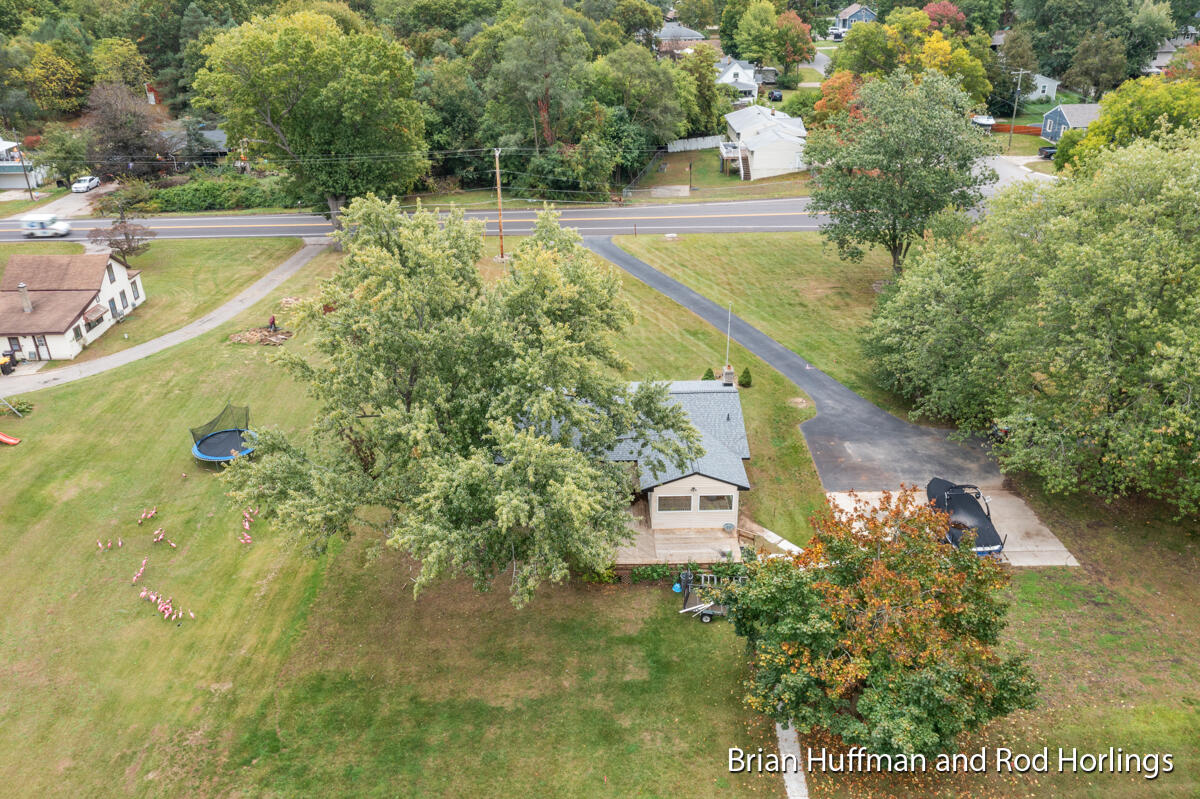 3231 Dean Lake Avenue NE