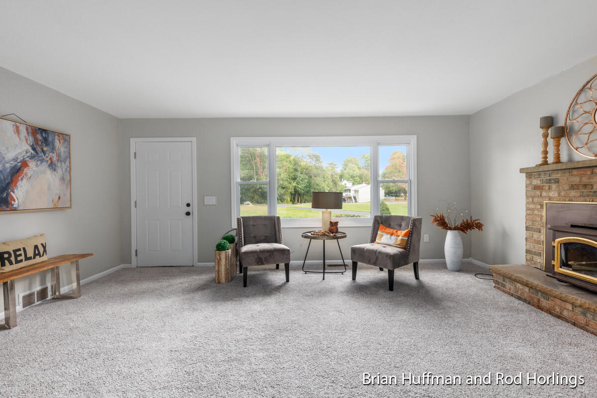 3231 Dean Lake Avenue NE