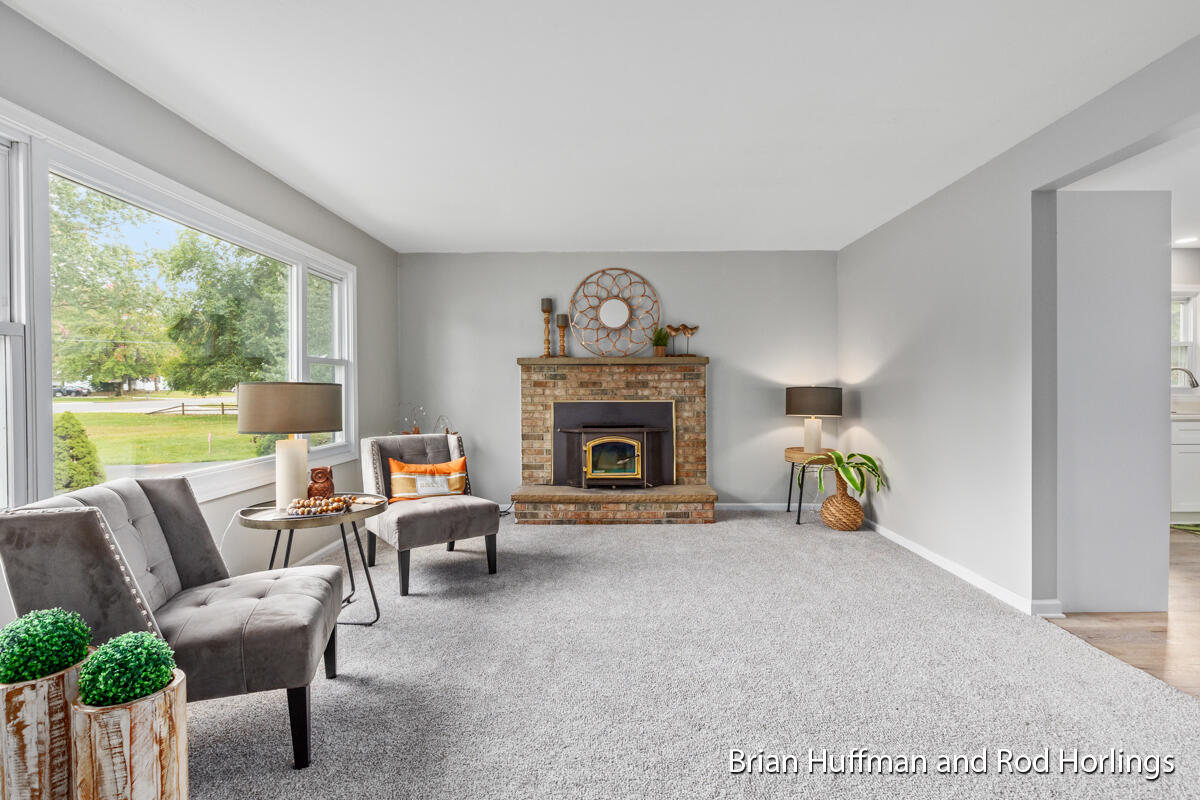 3231 Dean Lake Avenue NE