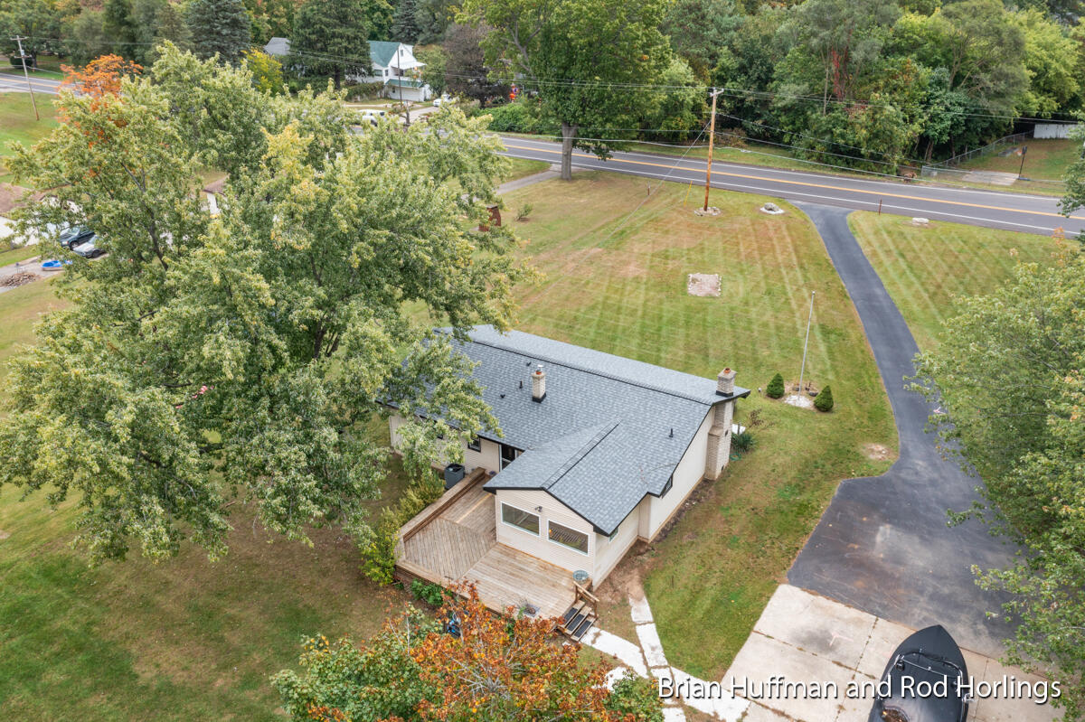 3231 Dean Lake Avenue NE