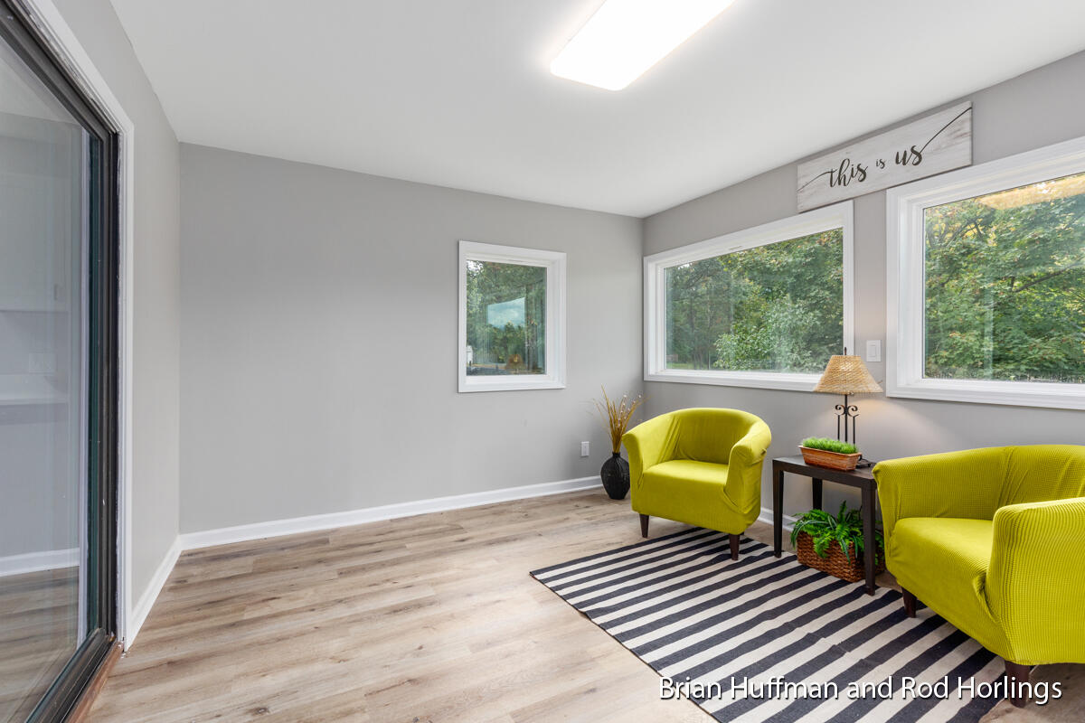 3231 Dean Lake Avenue NE