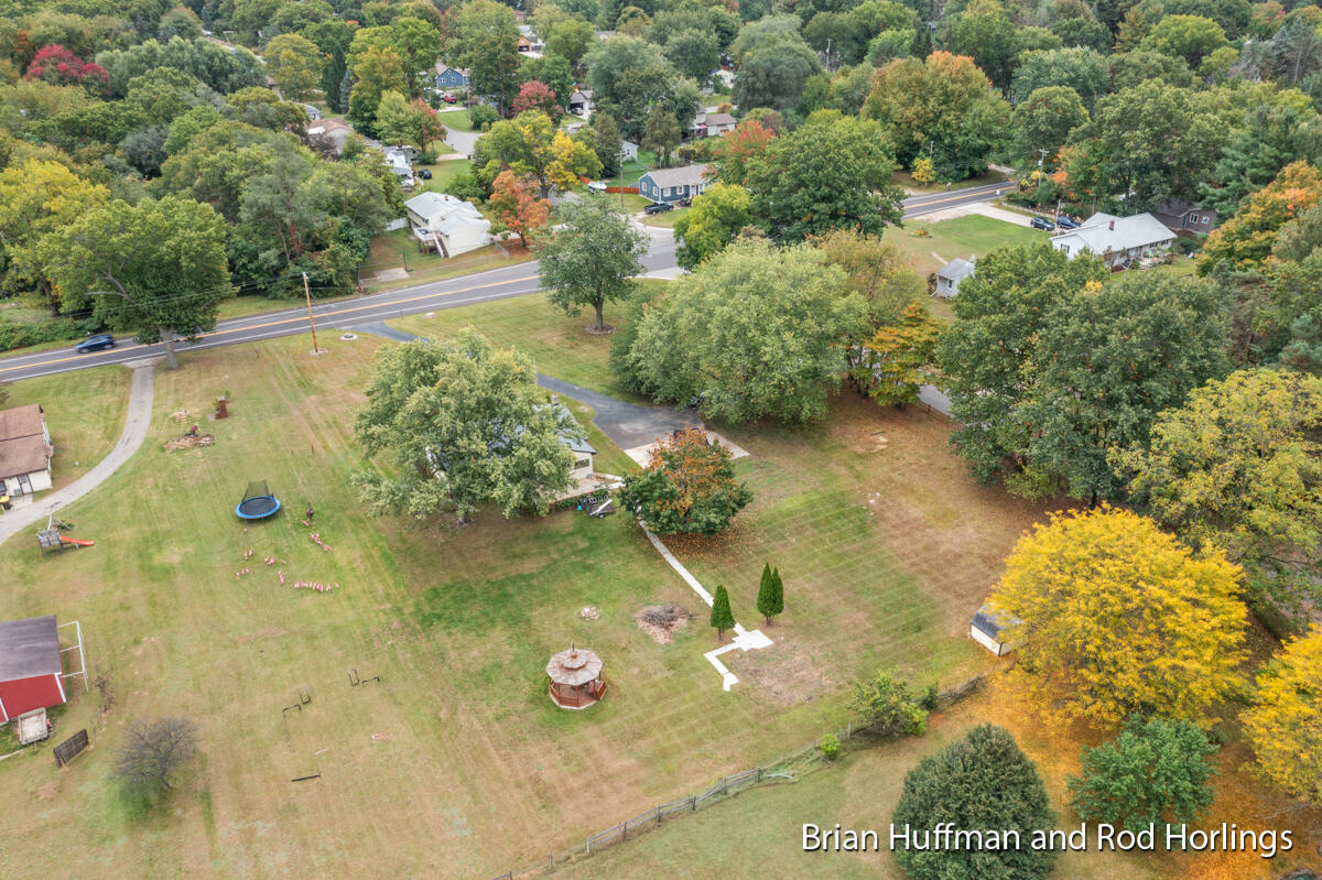 3231 Dean Lake Avenue NE