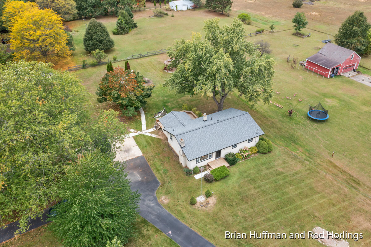 3231 Dean Lake Avenue NE