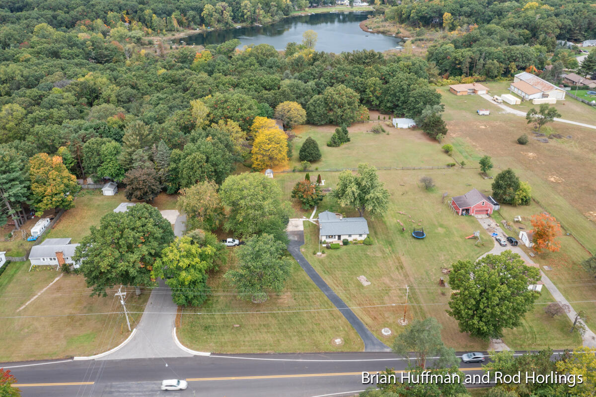 3231 Dean Lake Avenue NE