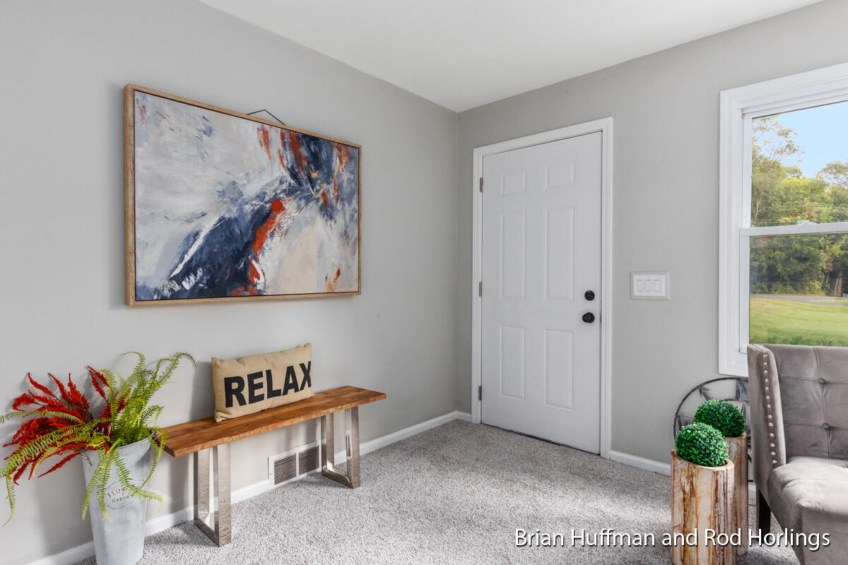 3231 Dean Lake Avenue NE