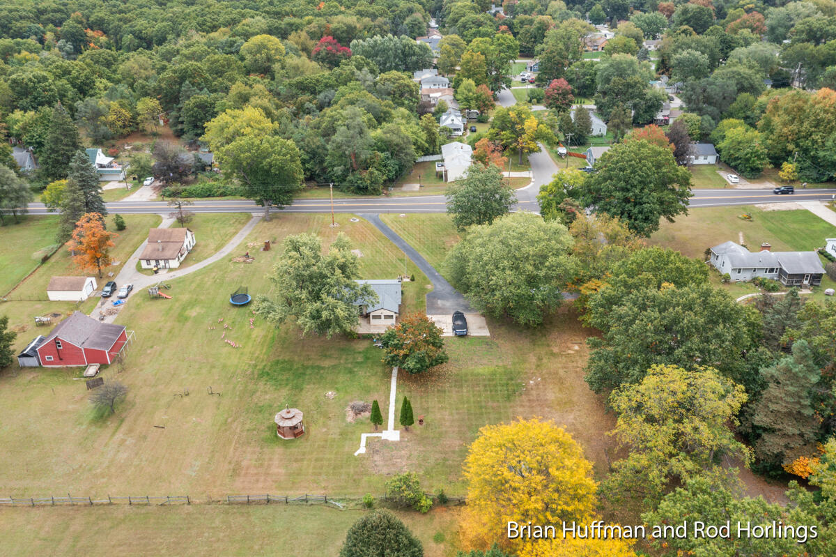 3231 Dean Lake Avenue NE