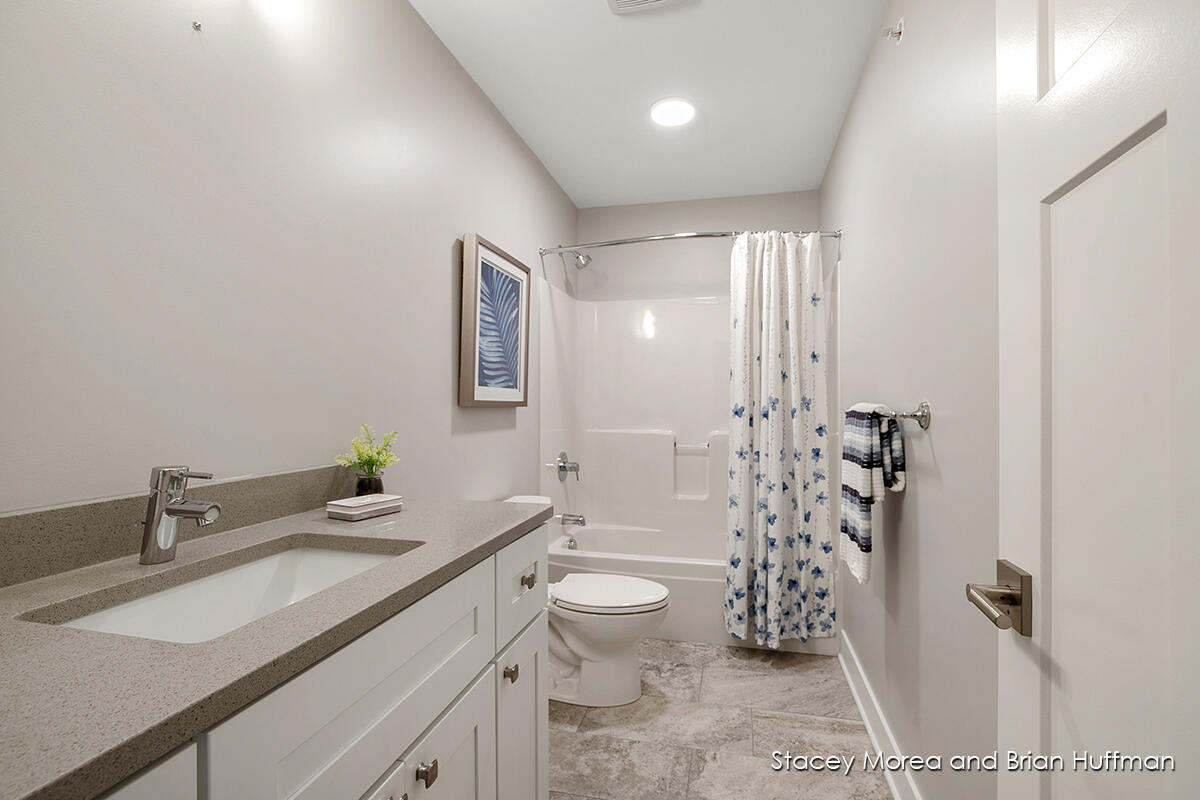 162 Tamarack Lane NE