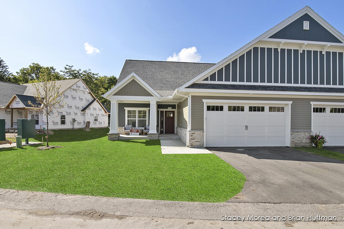 174 Tamarack Lane NE