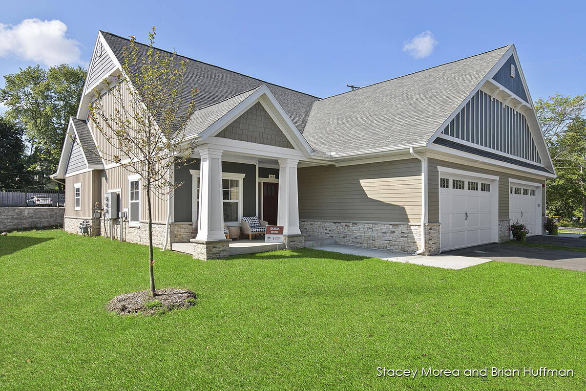 174 Tamarack Lane NE