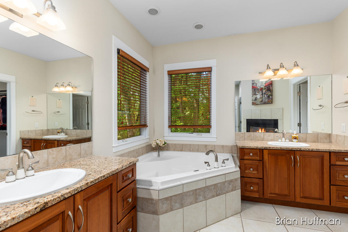 1747 Flowers Mill Drive NE