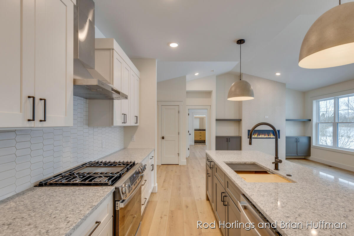 2169 Valentine Street NE