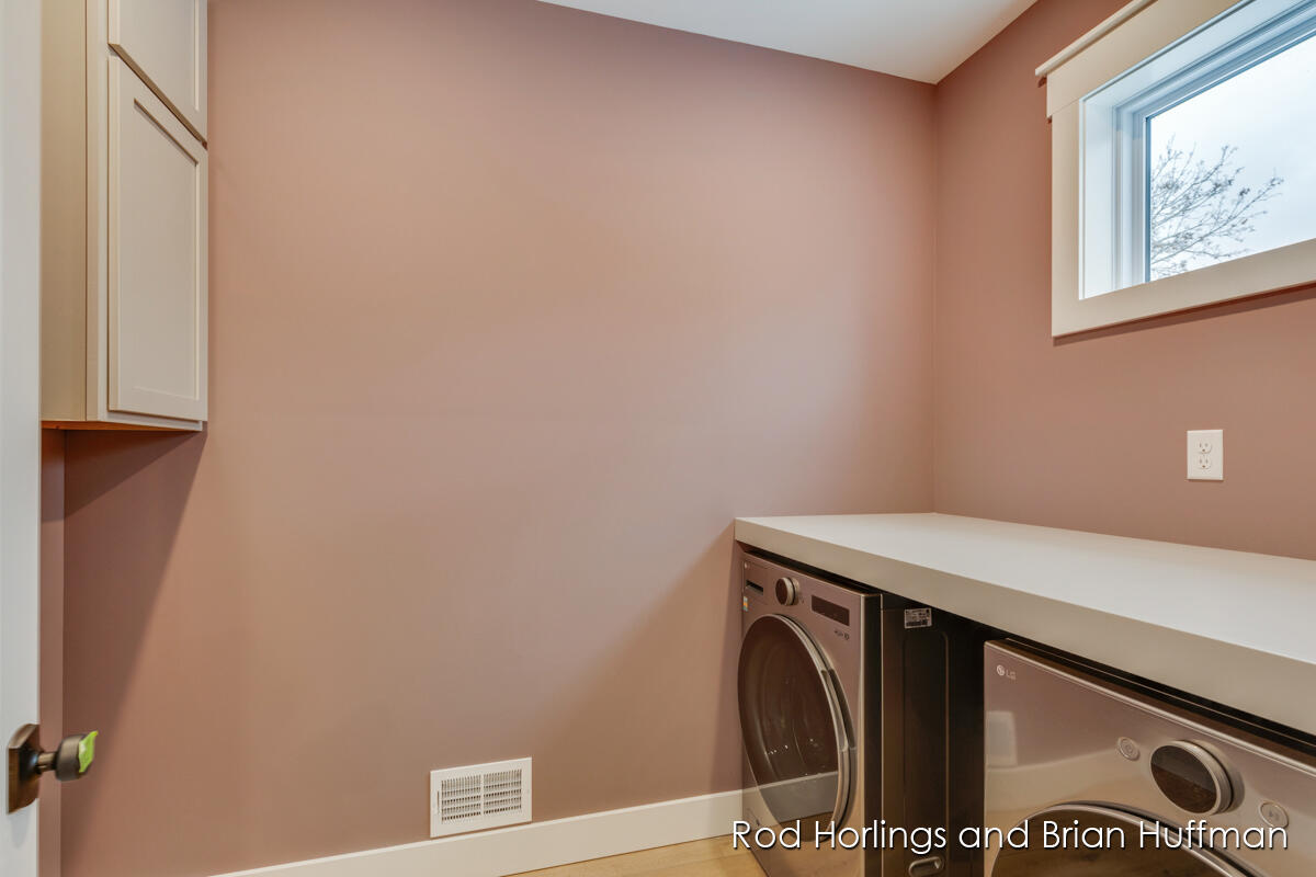 2169 Valentine Street NE