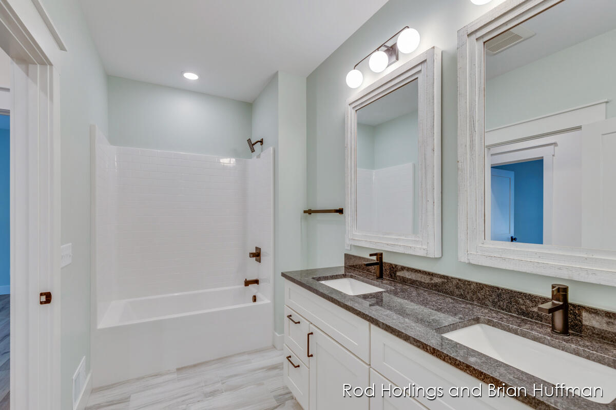 2169 Valentine Street NE