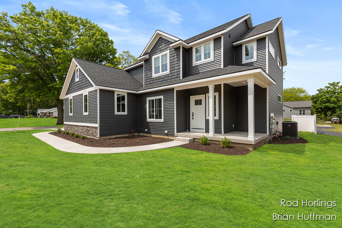 2185 Valentine Street NE