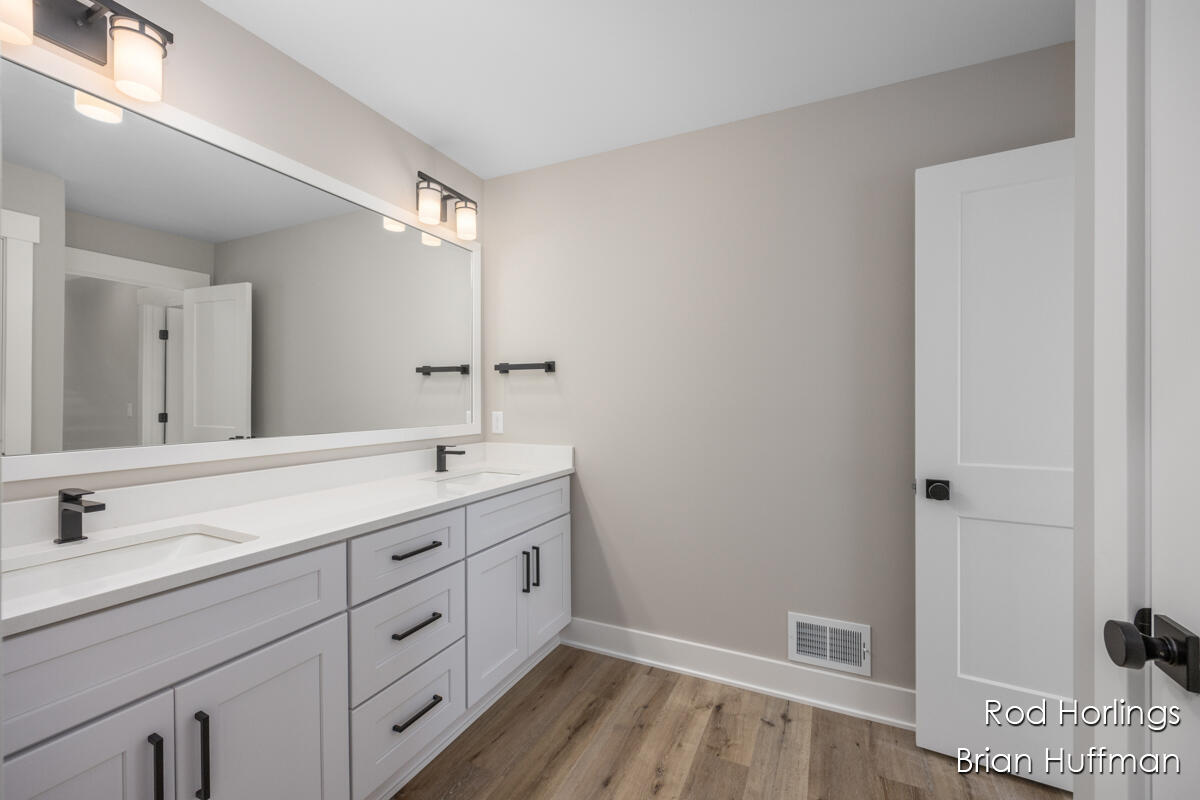 2185 Valentine Street NE