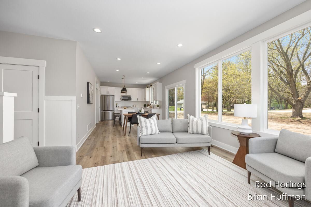 2185 Valentine Street NE