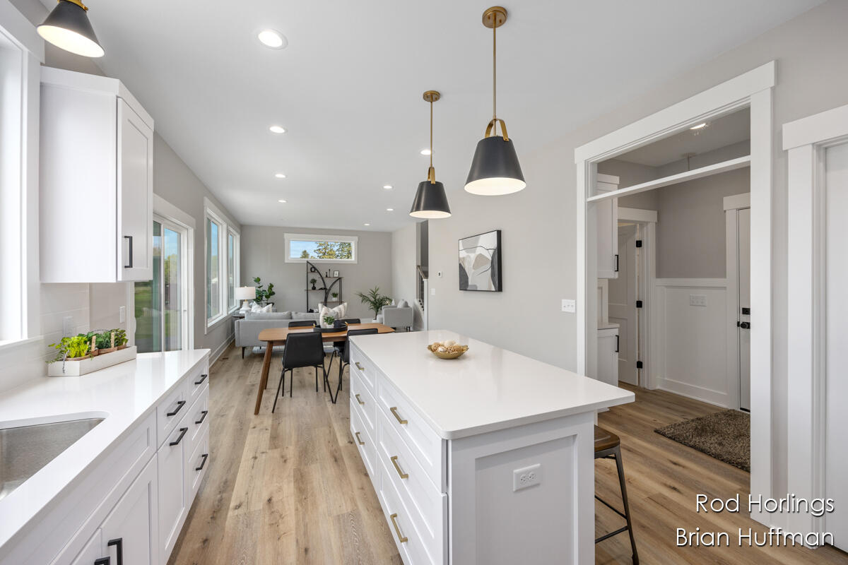 2185 Valentine Street NE