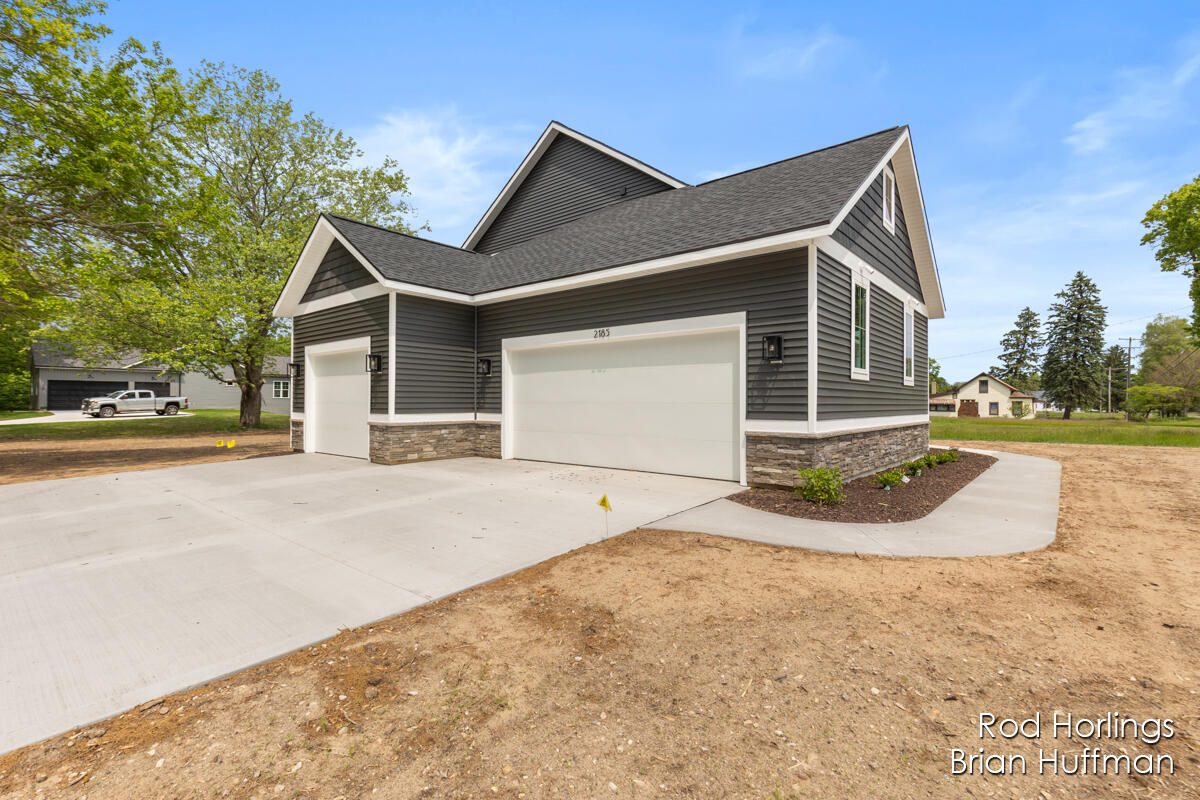 2185 Valentine Street NE