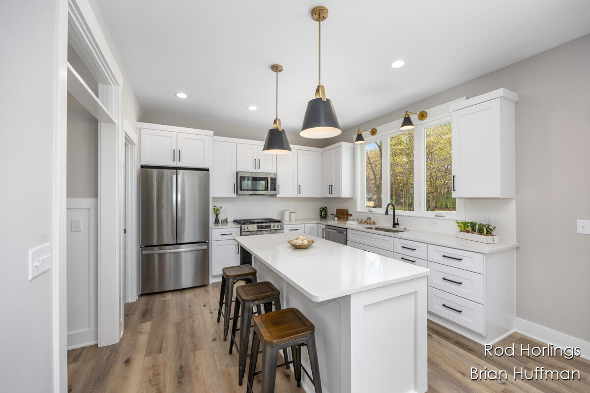 2185 Valentine Street NE