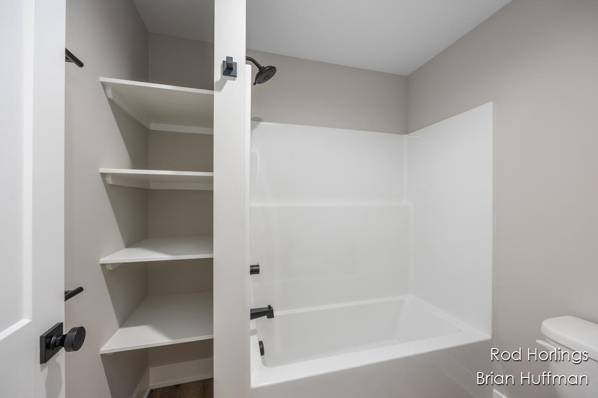 2185 Valentine Street NE