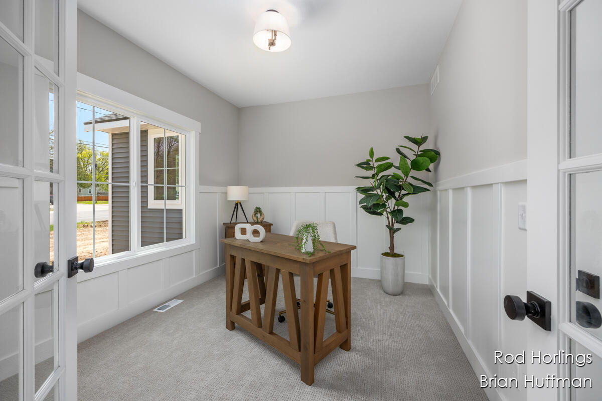 2185 Valentine Street NE