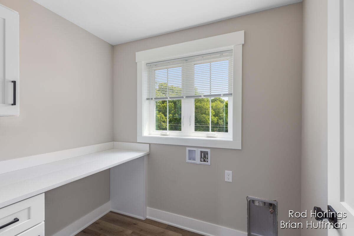 2185 Valentine Street NE