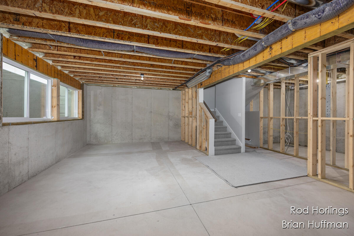 2185 Valentine Street NE