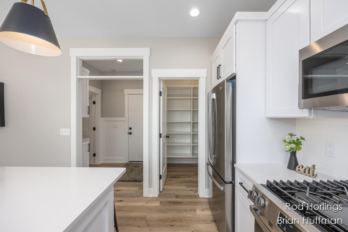 2185 Valentine Street NE