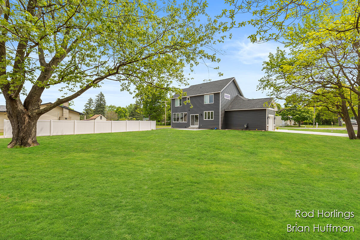 2185 Valentine Street NE