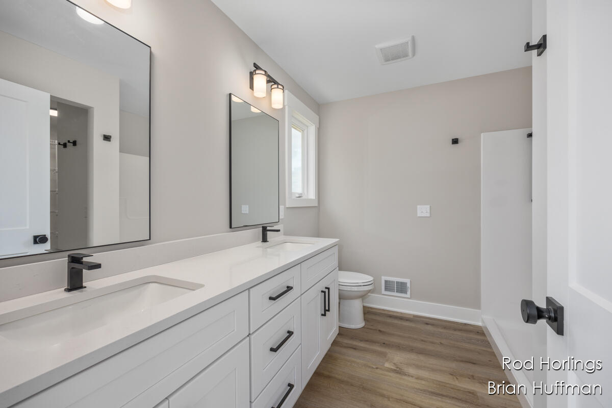 2185 Valentine Street NE