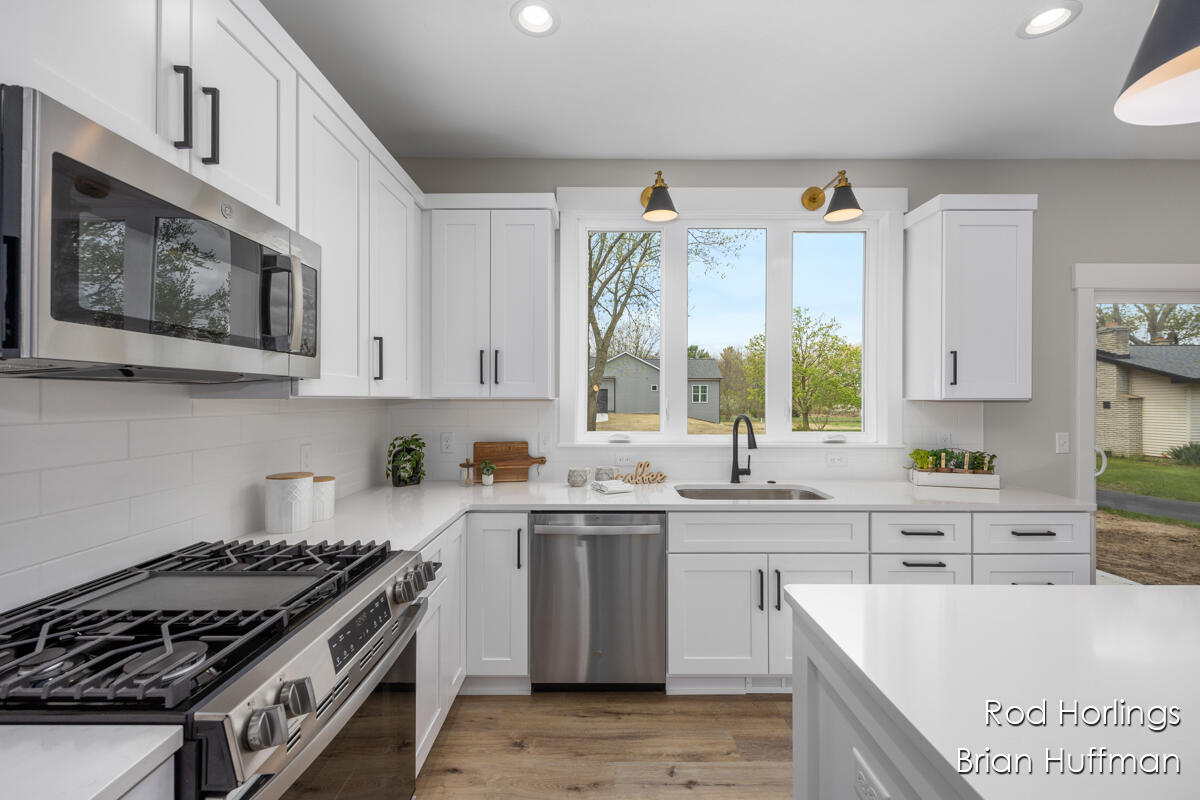 2185 Valentine Street NE