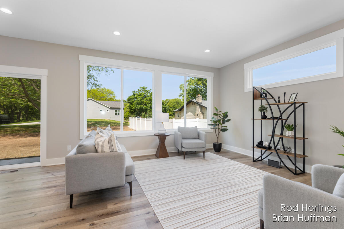 2185 Valentine Street NE