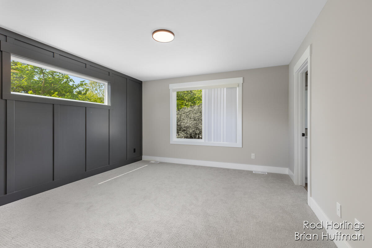 2185 Valentine Street NE