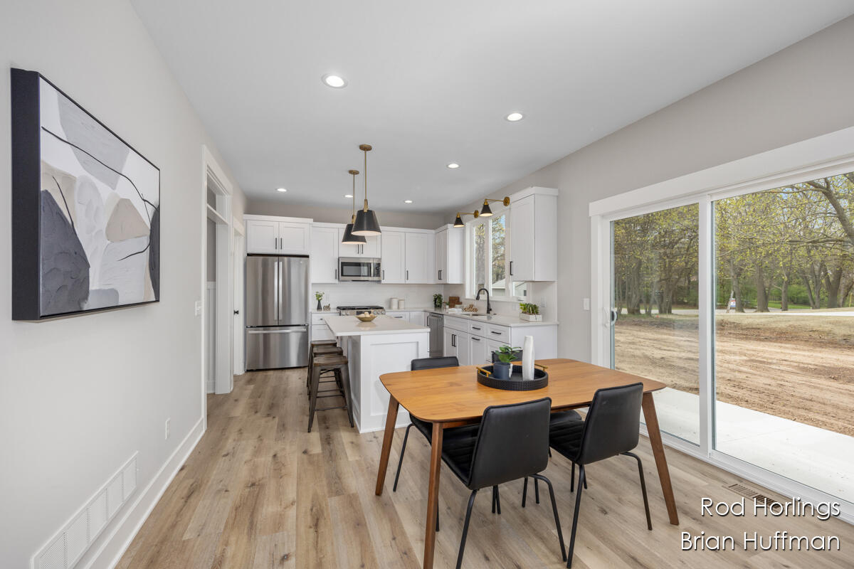 2185 Valentine Street NE