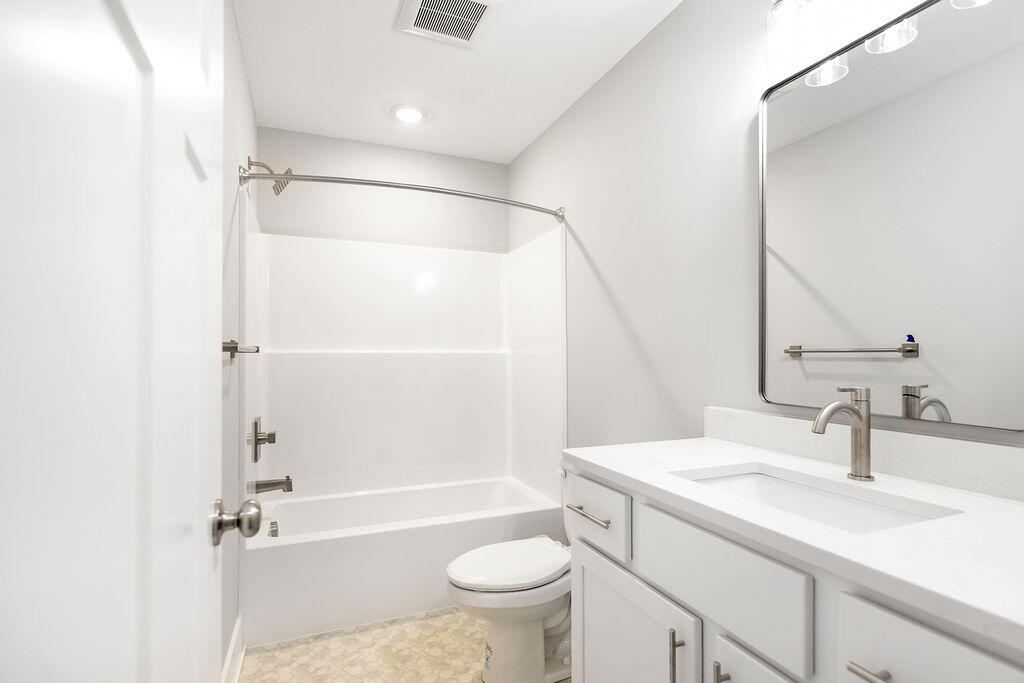 2181 Emerald Lake Court, Grand Rapids