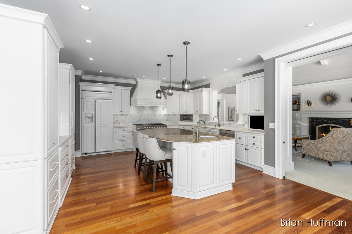 6029 Hillsborough Court SW