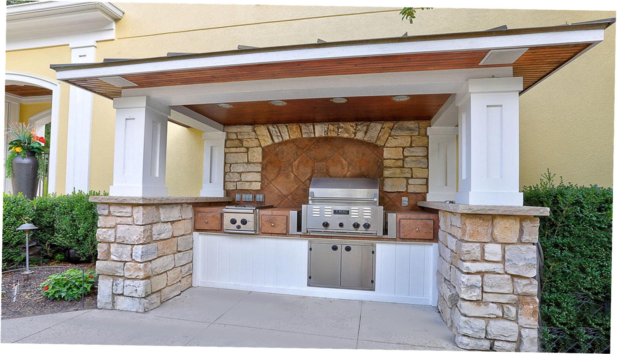 6029 Hillsborough Court SW