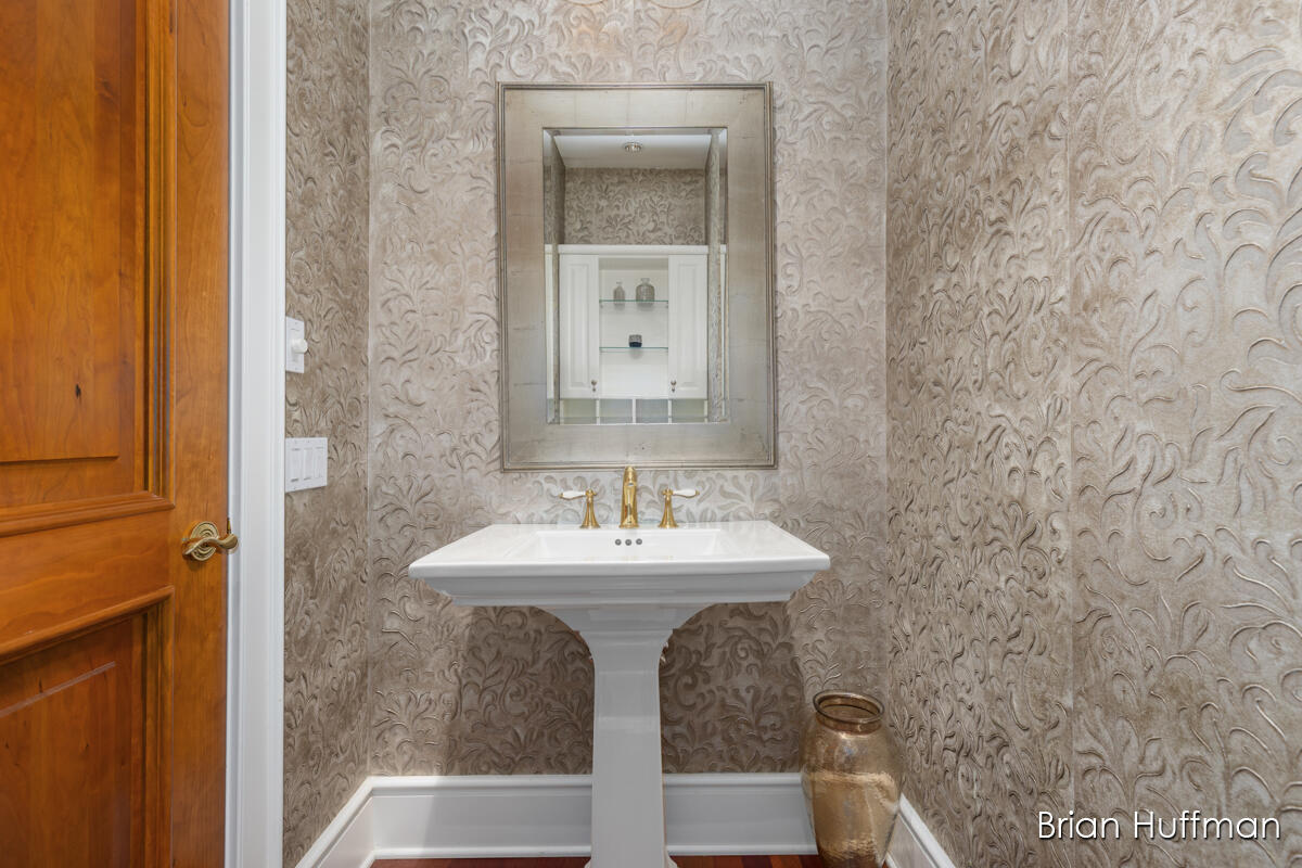 6029 Hillsborough Court SW