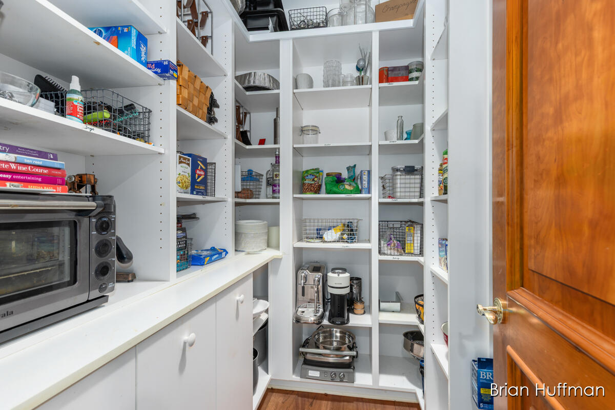 6029 Hillsborough Court SW