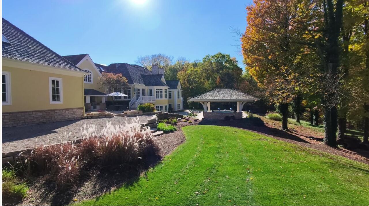 6029 Hillsborough Court SW