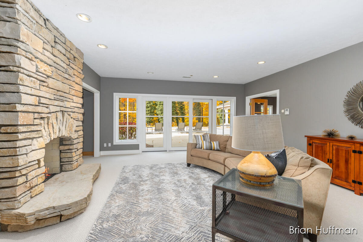 6029 Hillsborough Court SW