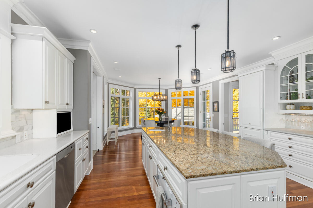 6029 Hillsborough Court SW