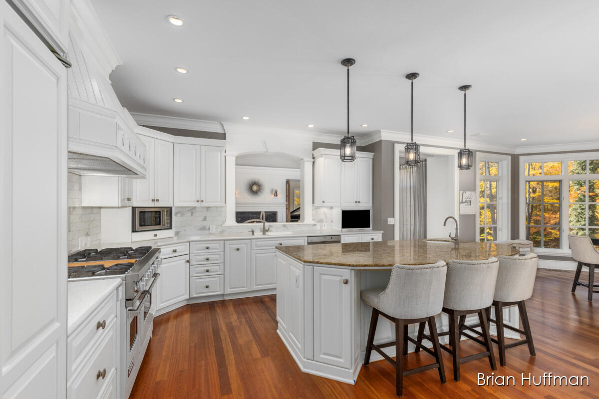 6029 Hillsborough Court SW