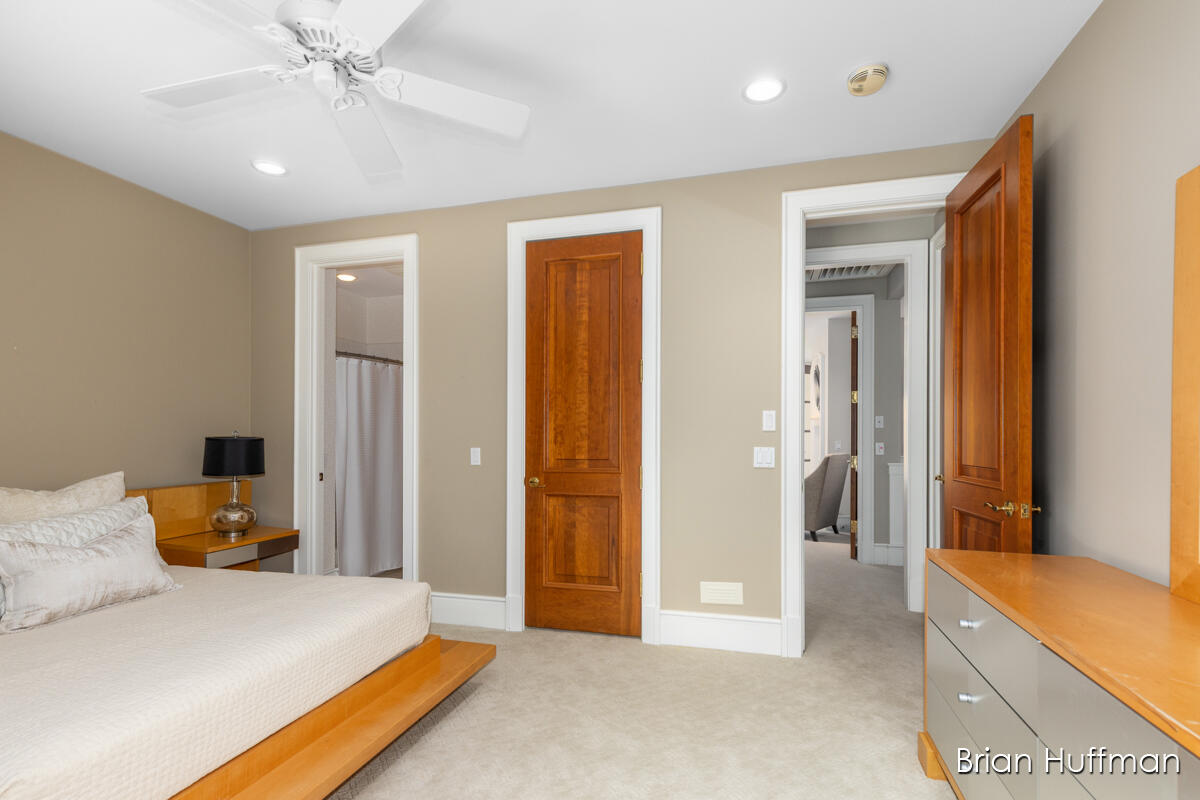 6029 Hillsborough Court SW