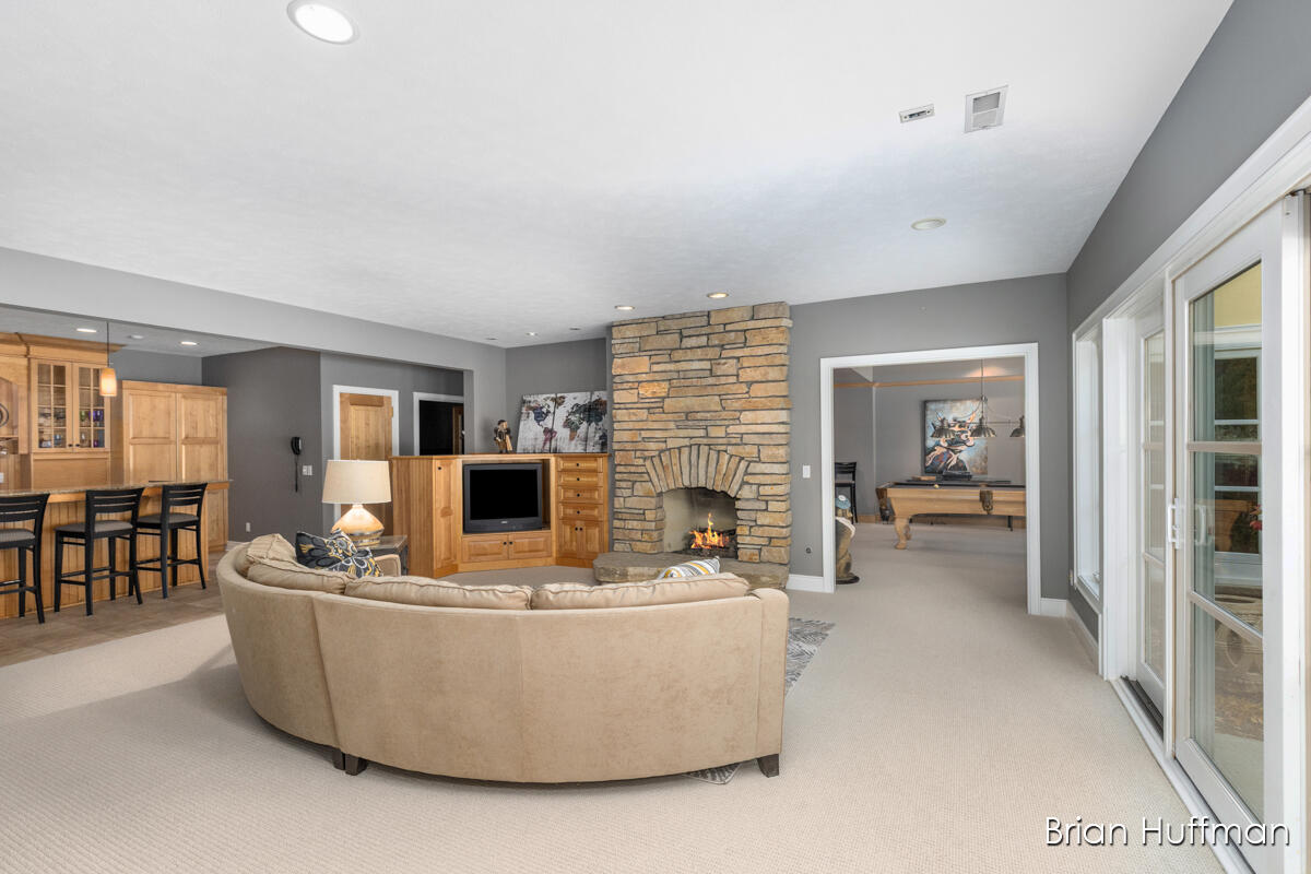 6029 Hillsborough Court SW