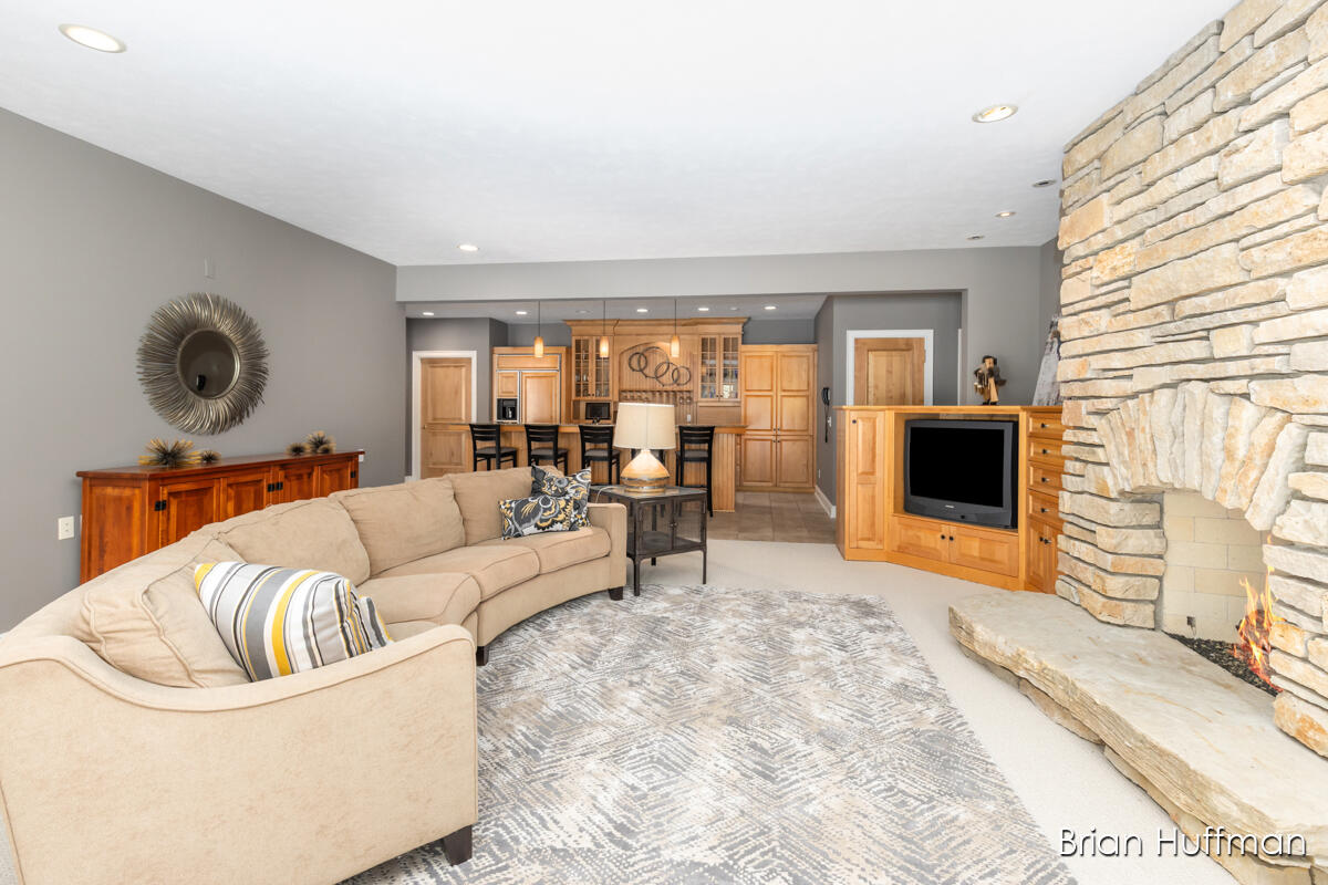 6029 Hillsborough Court SW