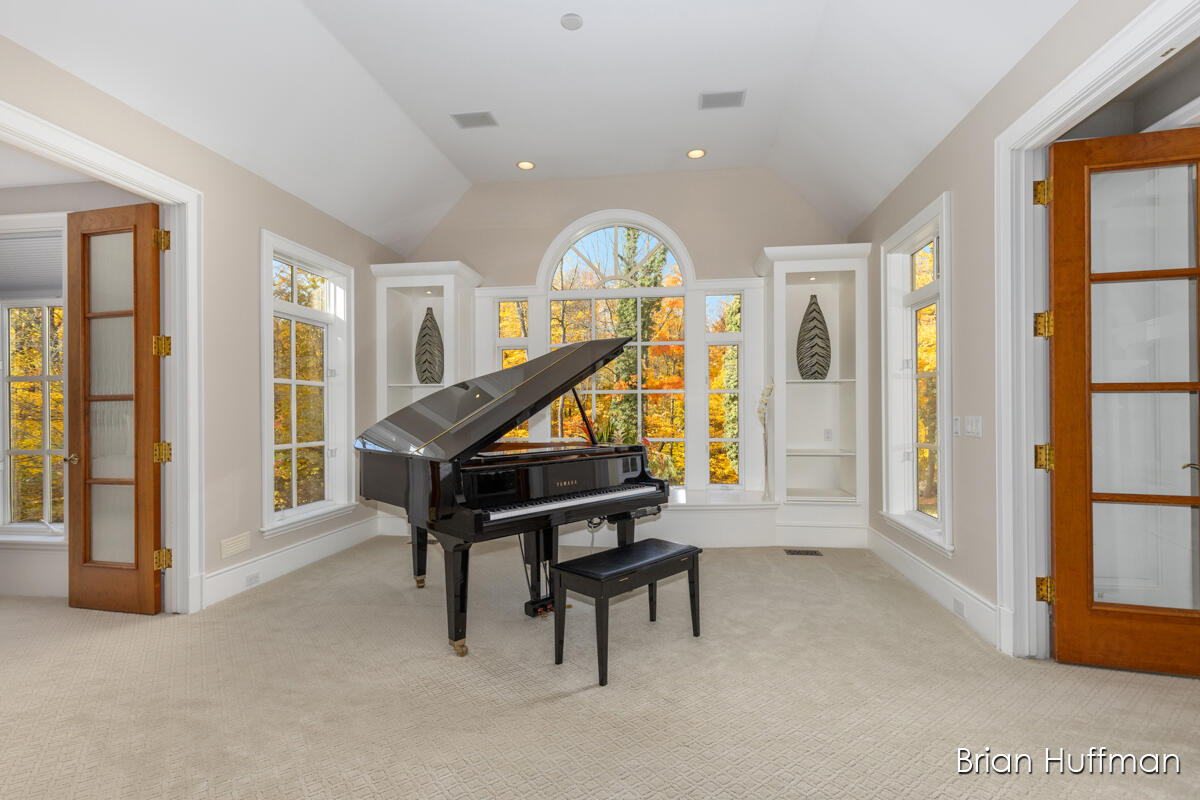 6029 Hillsborough Court SW