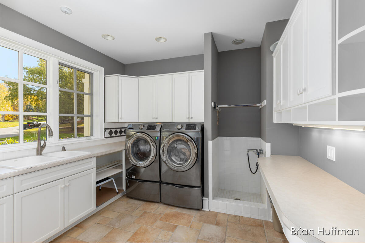 6029 Hillsborough Court SW